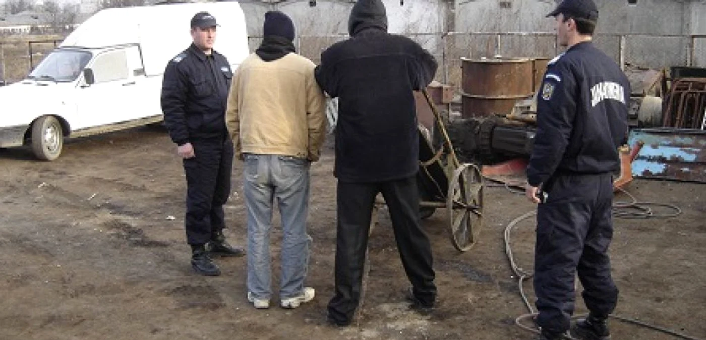 Doi dintre hoţi au fost prinşi de jandarmi FOTO Arhivă