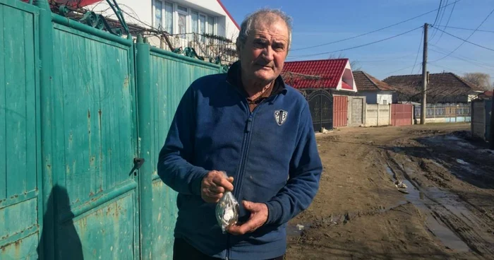 Pensionarul şi-a plătit amenzile cu monede de 1 şi 5 bani