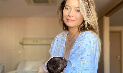 laura cosoi maternitate png