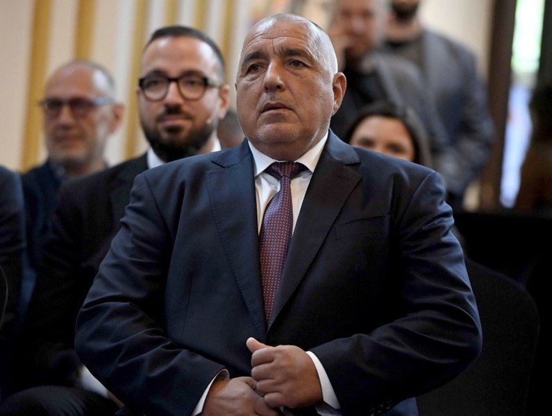 Statul mafiot împinge democrația bulgară pe marginea prăpastiei. Fostul premier Boiko Borissov și mogulul media Delian Peevski pot reveni la butoane
