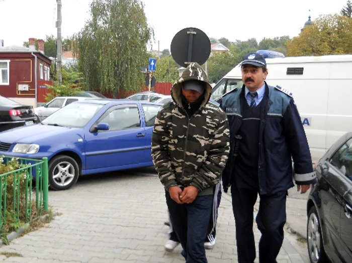 Agresorul a fost adus la Parchet pentru audieri 
