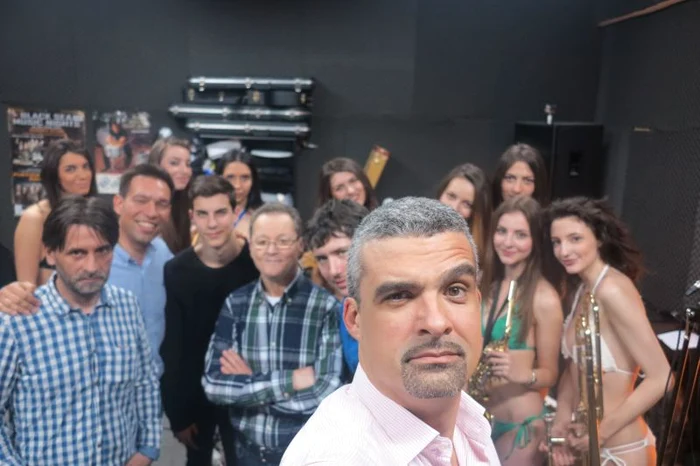 
    Aurelian Temişan, păcălit de colegi de 1 aprilie  