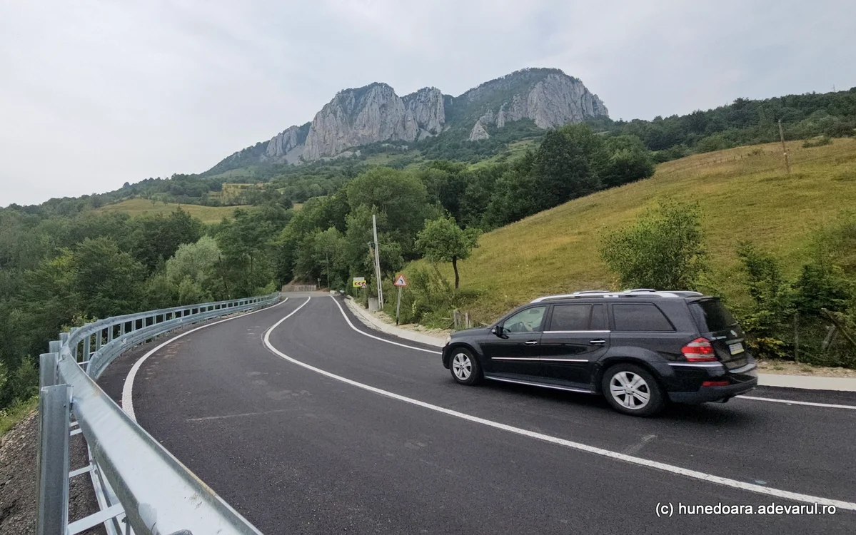 DN 74, Pasul Buceș- Vulcan. Foto Daniel Guță. ADEVĂRUL