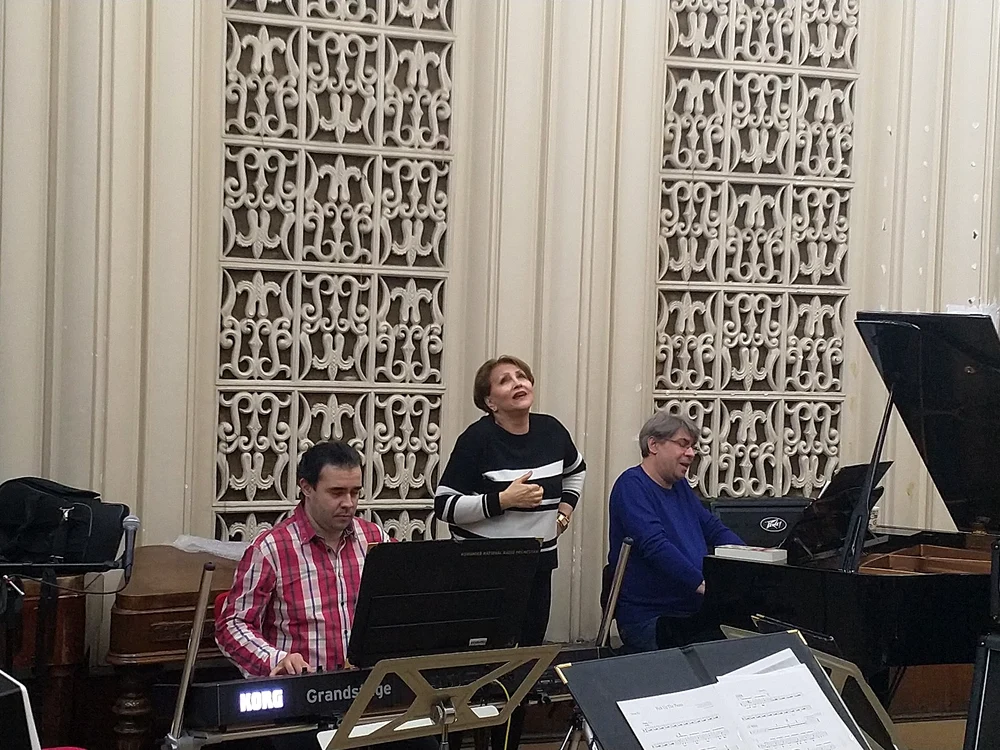Dida Drăgan, la repetiţii pentru concertul de la Sala Radio, din seara aceasta