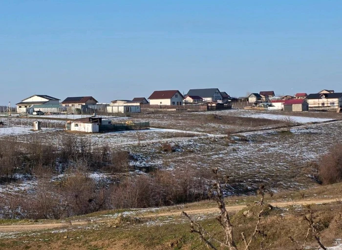 Case din comuna Vânători construie în extravilan FOTO: George Ștefanache /FB