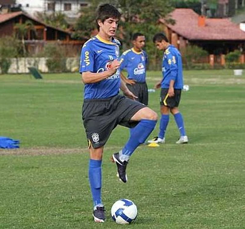 Tânărul Piazon joacă în selecţionata braziliană U15