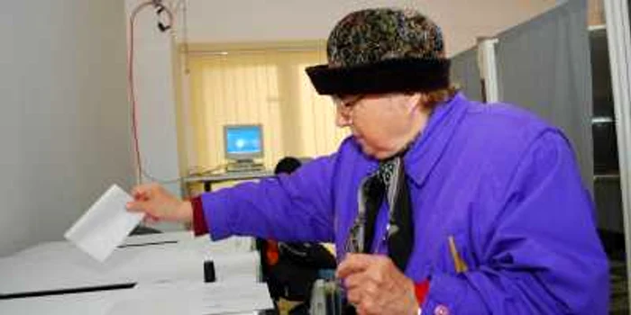 Turiştii se feresc să voteze la Spitalul TBC