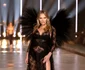 Kate Moss în show-ul Victoria's Secret 