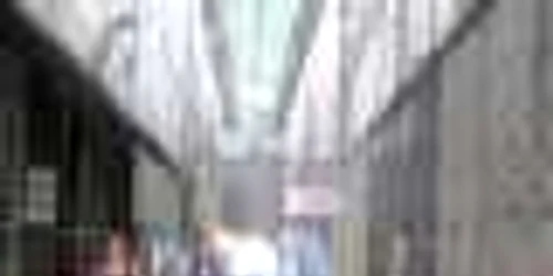 Bazarul Băniei, vechi de peste un secol, face legătura între două artere importante