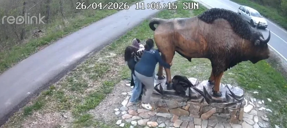 Imaginile din Parcul Vânători-Neamț care au stârnit revoltă: „De unde ați scăpat?”