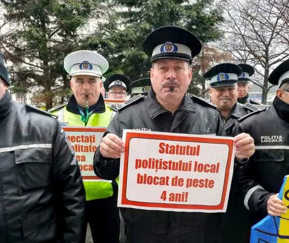 Protestul polițiștilor locali, în fața Ministerului Dezvoltării - Foto Facebook FNSUPLR