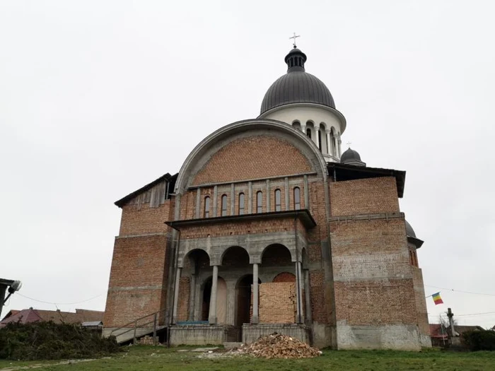 Noua biserică ortodoxă de la Ungheni FOTO Radio Târgu Mureș