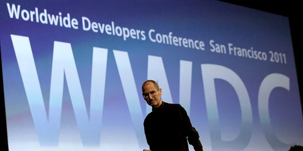 Înainte de-a muri, Steve Jobs, co-fondatorul Apple, şi-a imaginat televizorul cu cea mai simplă interfaţă