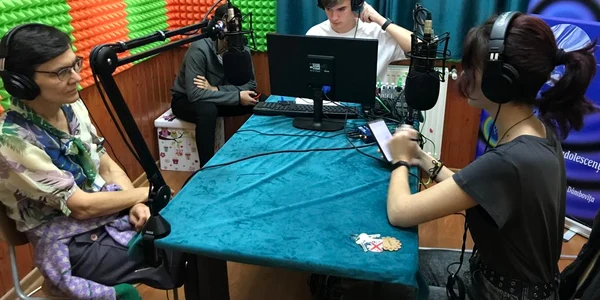 Știriștii de la Cara Pm, postul de radio al Colegiului „Carabella”. FOTO Manina Leașu