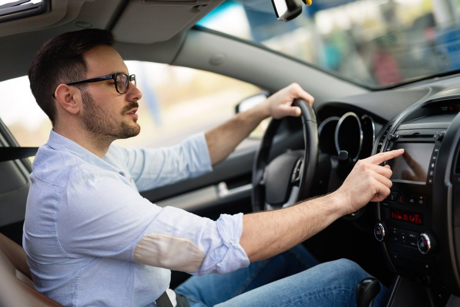 5 semne că nu ești un șofer atât de bun pe cât credeai. Ce spune aspectul mașinii tale despre cum conduci