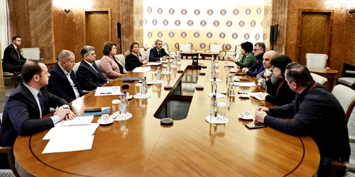 Consultări ale premierului Marcel Ciolacu cu reprezentanții Federației Sanitas Foto Gov jpg
