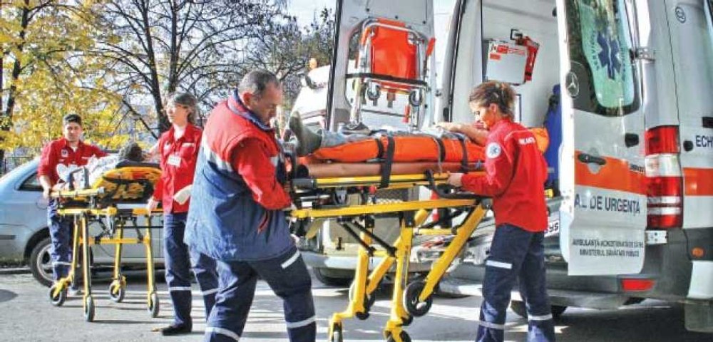 Doi copii şi mama lor din Vaslui, arşi de flacăra produsă de o instalaţie cu care tatăl pârlea porcul în bătătură