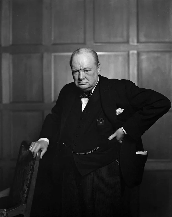 „Roaring Lion” (leul furios), portretul lui Winston Churchill realizat de Yousuf Karsh (© Wikimedia Commons)