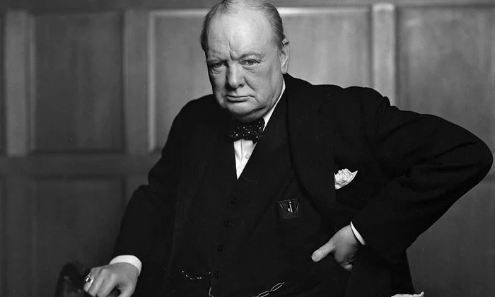 „Roaring Lion” (leul furios), portretul lui Winston Churchill realizat de Yousuf Karsh (© Wikimedia Commons)