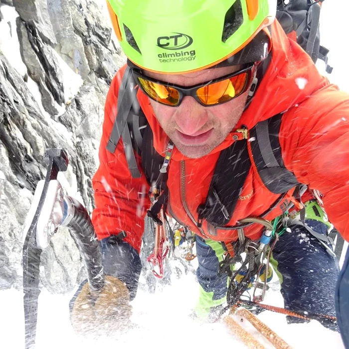 alpinisit români pe vârful pumori foto zsolt torok