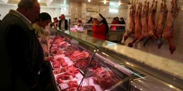 Carnea de porc trebuie cumpărată din magazine autorizate Foto: arhivă 