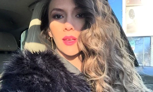 Adela Popescu par lung jpeg