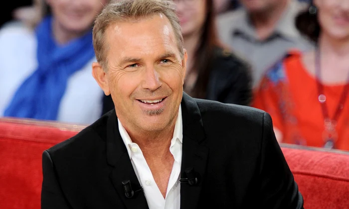 Exclusif Kevin Costner lors de de l'enregistrement de l'émission "Vivement Dimanche Prochain" à Paris Invité principal Christophe Dechavanne jpeg