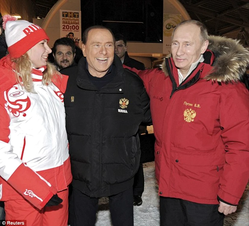 ...şi în compania unei admiratoare blonde