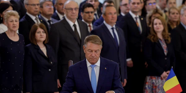 Ceremonia de semnare a decretelor de promulgare a legilor educației de președintele României, Klaus Iohanns, în București. FOTO Inquam Photos / Octav Ganea
