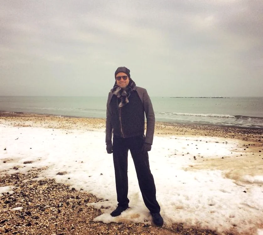 
    Catalin Botezatu a fugit la mare  