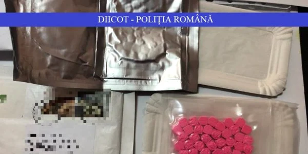 Droguri cumpărate de pe net de liceeni vâlceni prin Dark Net cu bitcoini Foto DIICOT - Poliţia Română 1