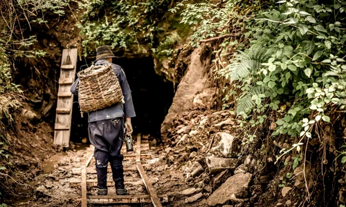 Paradoxul aurului din Munții Apuseni: metal scump, mineri săraci  jpeg