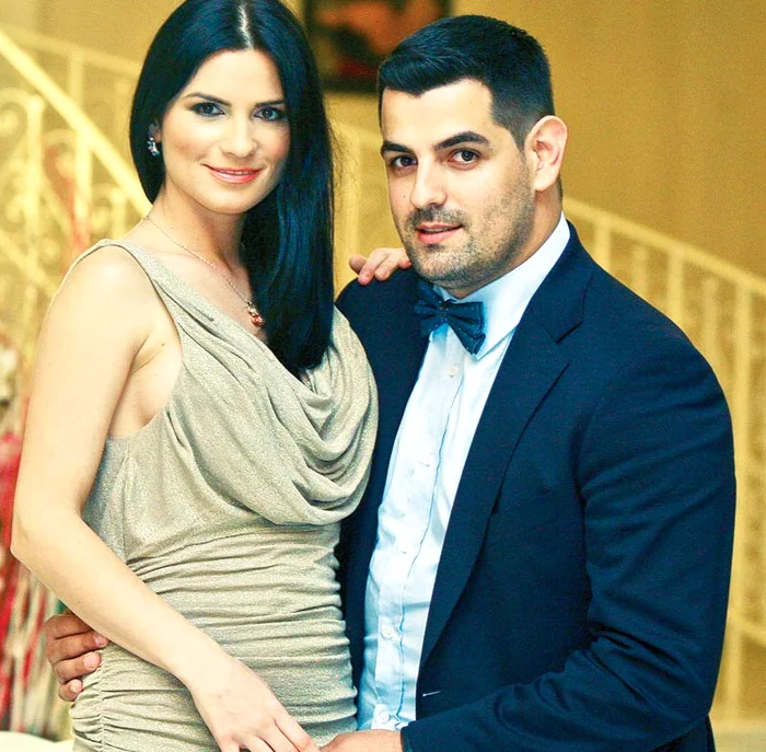 
    Solista Ellie White  şi logodnicul ei  manager, Doru  Tincă, sunt împreună  de şase ani (FOTO: ARHIVA PERSONALĂ)  