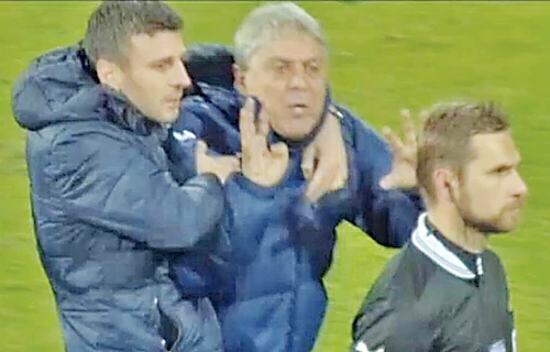4 decembrie 2014, l-a certat pe arbitrul Tudor la finalul meciului Steaua – CS U Craiova, 1-0, din Cupa României