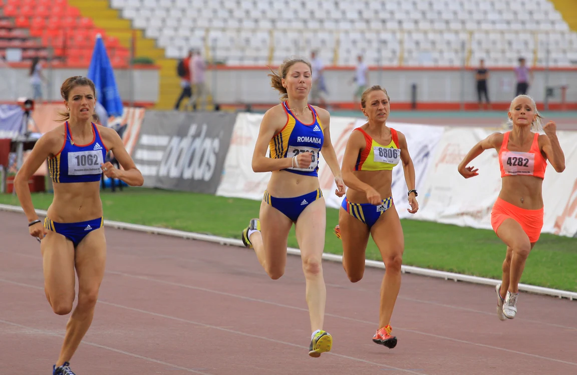 Anul 2009: Alina Panainte Anamaria Ionita Tabita Dogar Corina Corolevschi