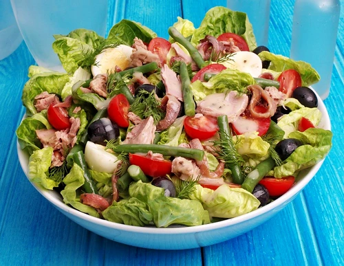 salata de ton cu fasole verde si masline jpeg