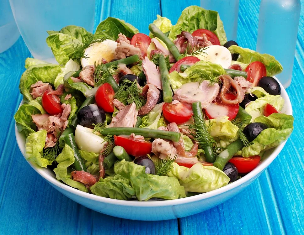 salata de ton cu fasole verde si masline jpeg
