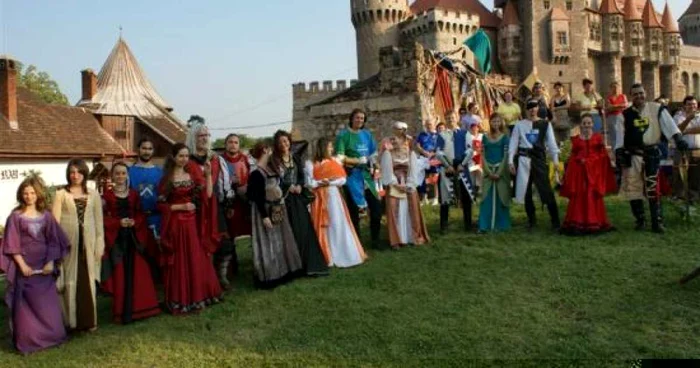 De la cavaleri și domnițe, promovarea castelului trece la etapa gastronomie medievală