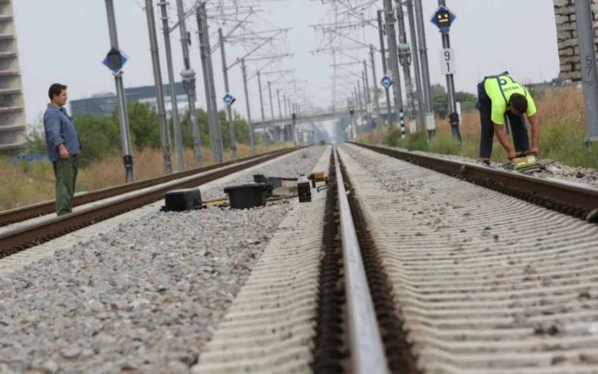 Hoţii au atentat la instalaţia care dirijează traficul feroviar Foto:Arhivă Adevărul