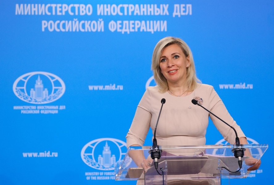 Maria Zaharova, ironii, despre imaginile controversate cu Macron și soția sa: „Poate a fost «mâna Kremlinului»?”