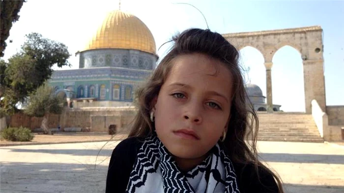 
    Janna Jihad Ayyad are 10 ani și este reporter de război în Palestinafoto: aljazeera.com  