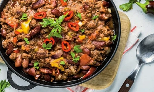 Tigaie cu carne tocată și legume jpg