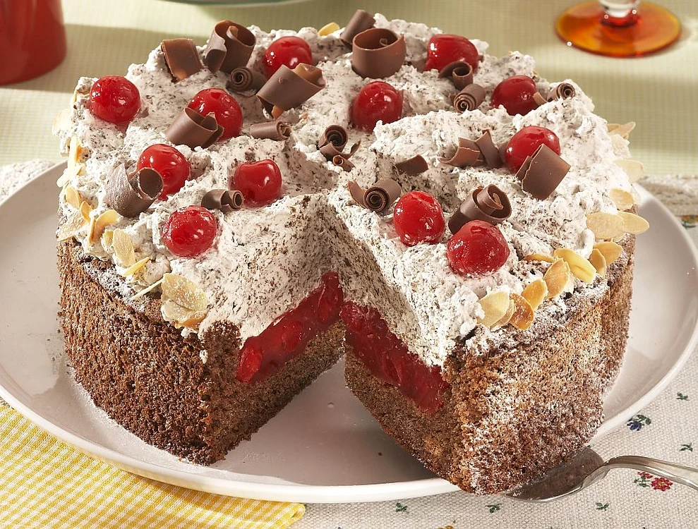 tort cu cirese si frisca jpeg