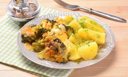 Broccoli gratinat cu cartofi natur jpeg
