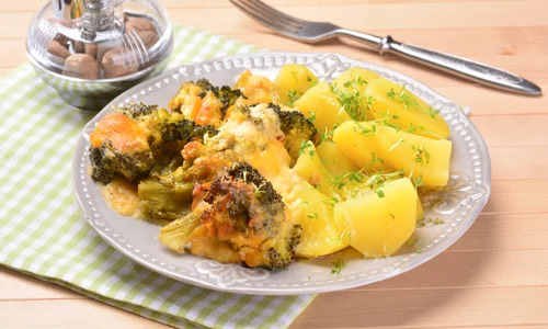 Broccoli gratinat cu cartofi natur jpeg