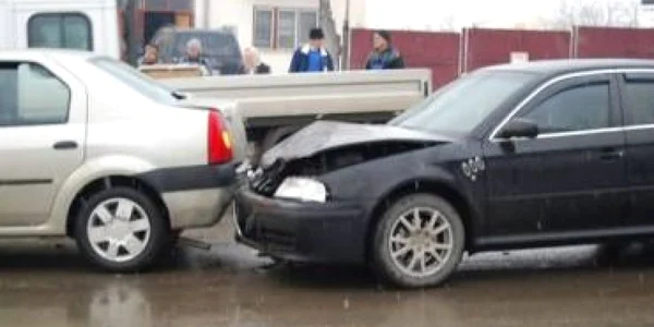 Pitesti: Carambol în zona Metro