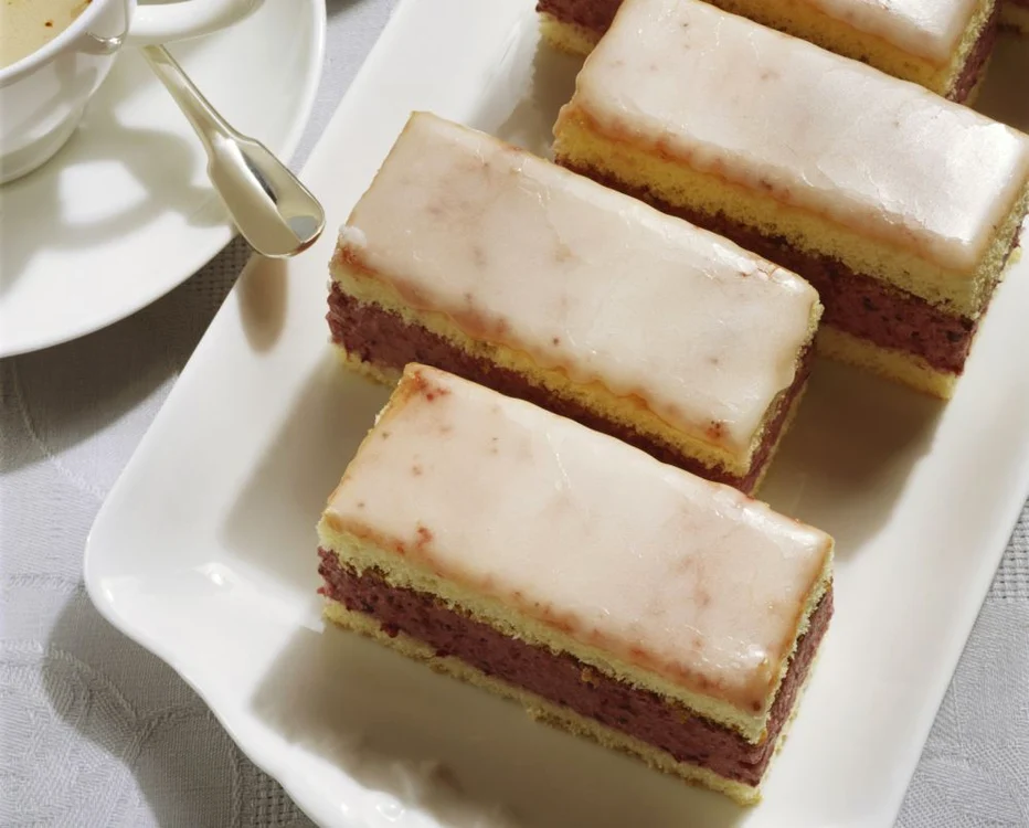 prajitura cu ciocolata alba si crema de cacao jpeg