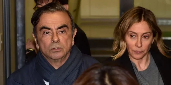 Carlos Ghosn si sotia