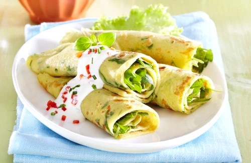 clatite cu salata si ceapa verde jpeg