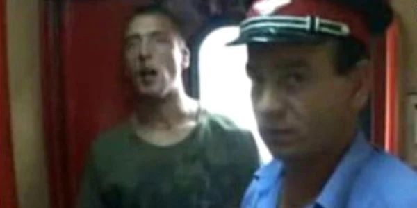 VIDEO Bătaie în accelerat: trei tineri au bătut "naşul"